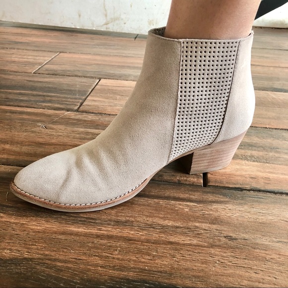 SOLD!Like new Dolce Vita Ankle bootie - Picture 6 of 6